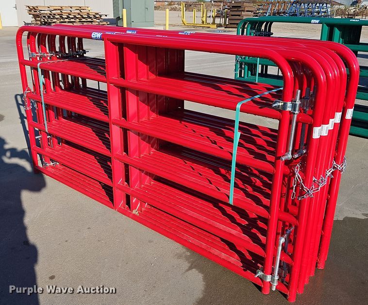 image for item LM9195 (12) B&W 8' livestock gates