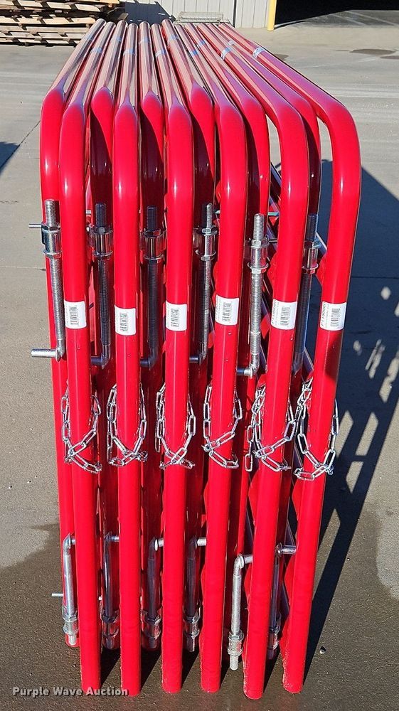 image for item LM9195 (12) B&W 8' livestock gates