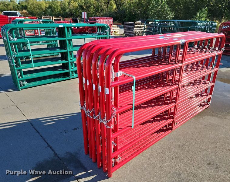 image for item LM9195 (12) B&W 8' livestock gates
