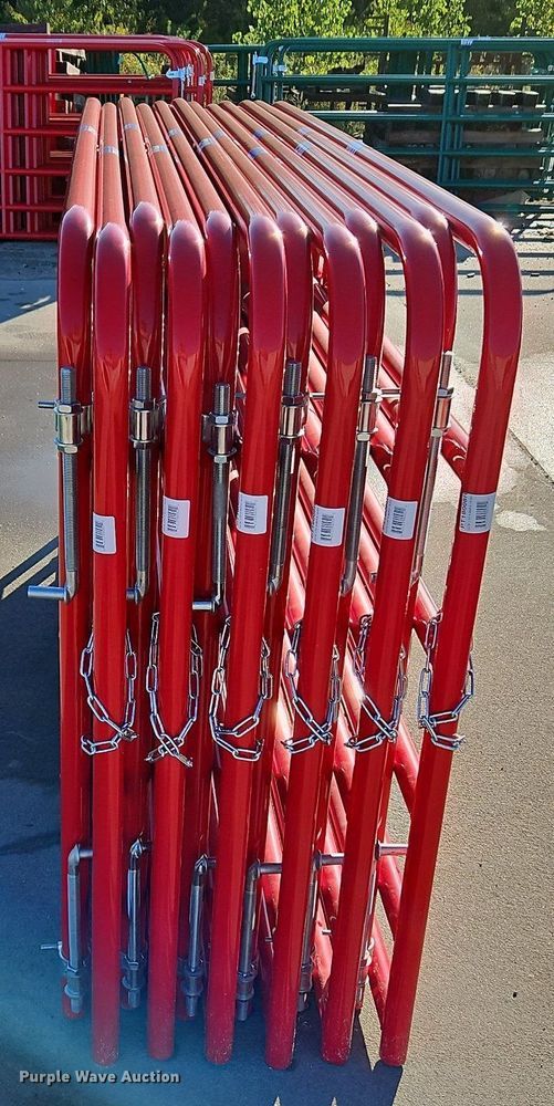 image for item LM9195 (12) B&W 8' livestock gates