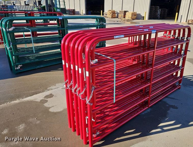 image for item LM9195 (12) B&W 8' livestock gates