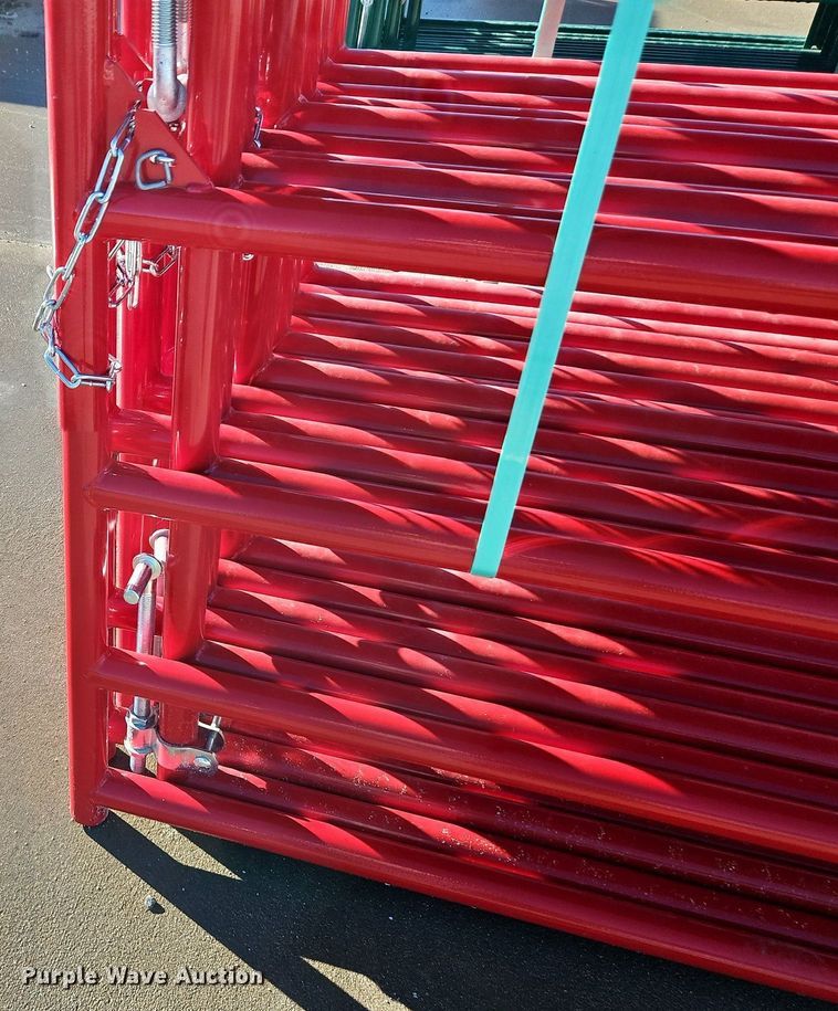 image for item LM9195 (12) B&W 8' livestock gates