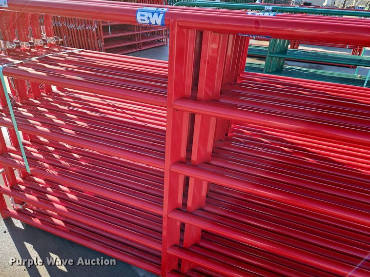 image for item LM9195 (12) B&W 8' livestock gates