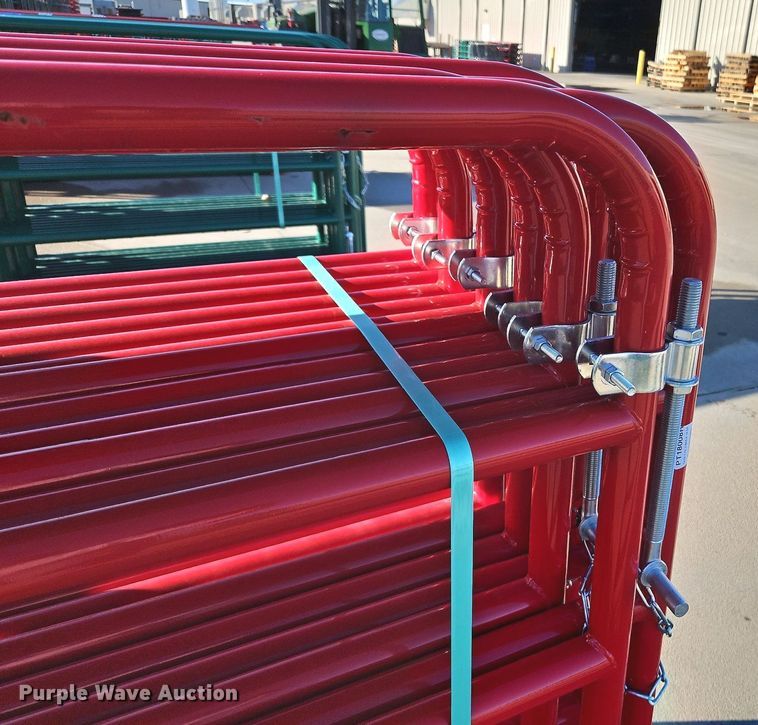 image for item LM9195 (12) B&W 8' livestock gates