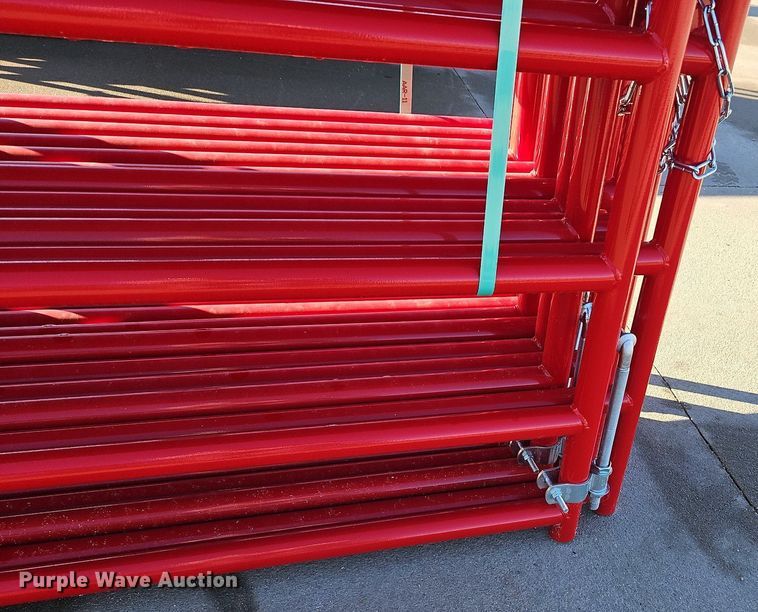 image for item LM9195 (12) B&W 8' livestock gates