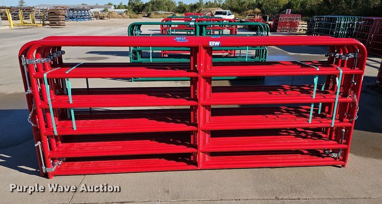 image for item LM9197 (12) B&W 10' livestock gates