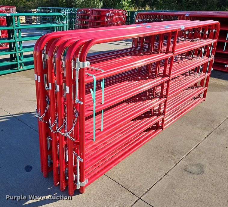 image for item LM9197 (12) B&W 10' livestock gates