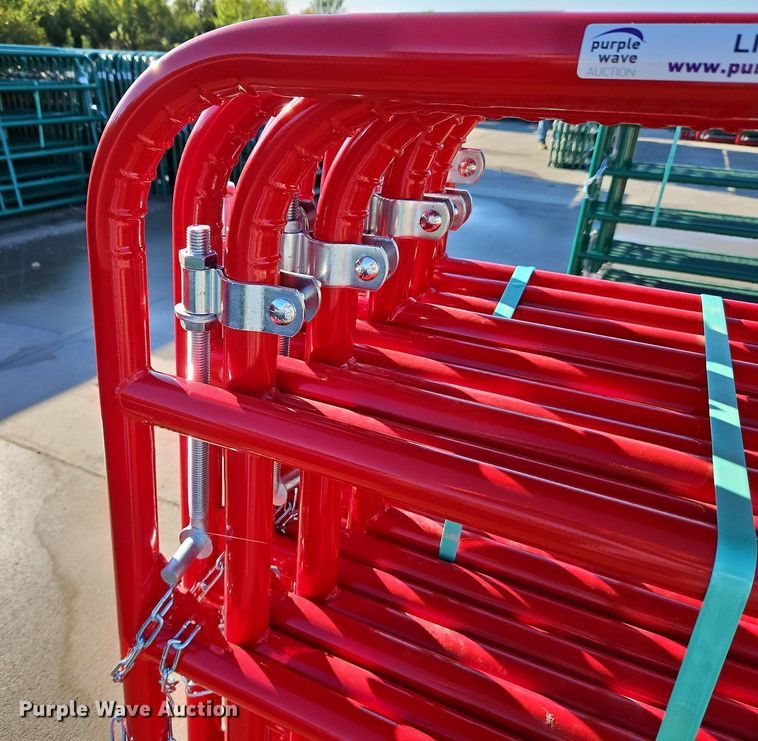 image for item LM9197 (12) B&W 10' livestock gates