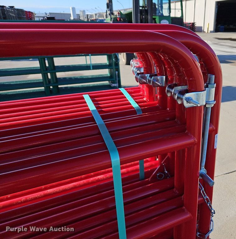 image for item LM9197 (12) B&W 10' livestock gates