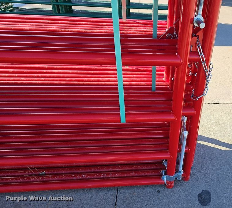 image for item LM9197 (12) B&W 10' livestock gates