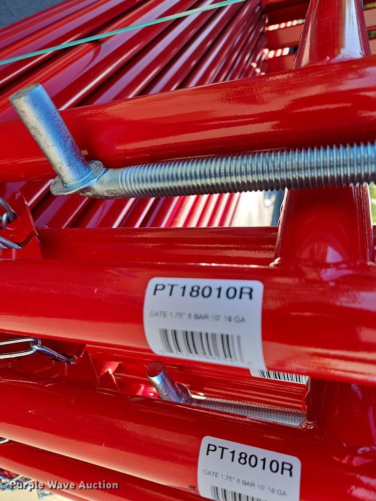 image for item LM9197 (12) B&W 10' livestock gates