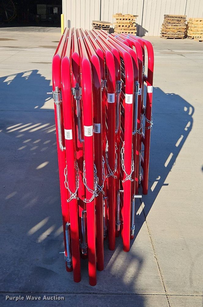 image for item LM9200 (15) B&W livestock gates