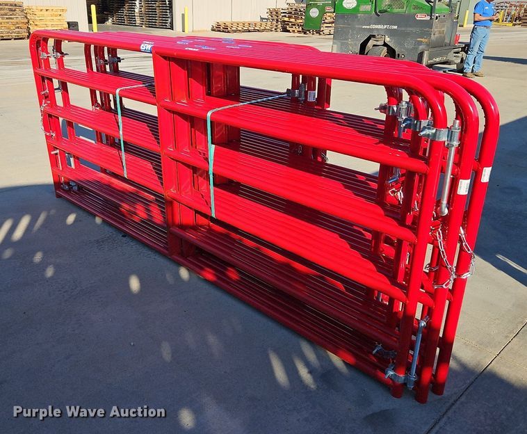 image for item LM9200 (15) B&W livestock gates