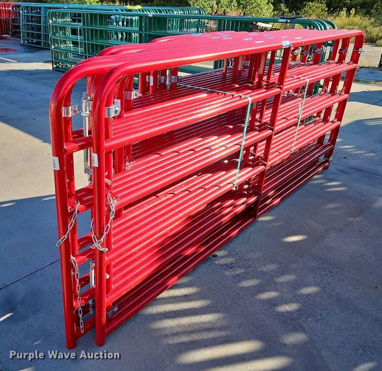 image for item LM9200 (15) B&W livestock gates