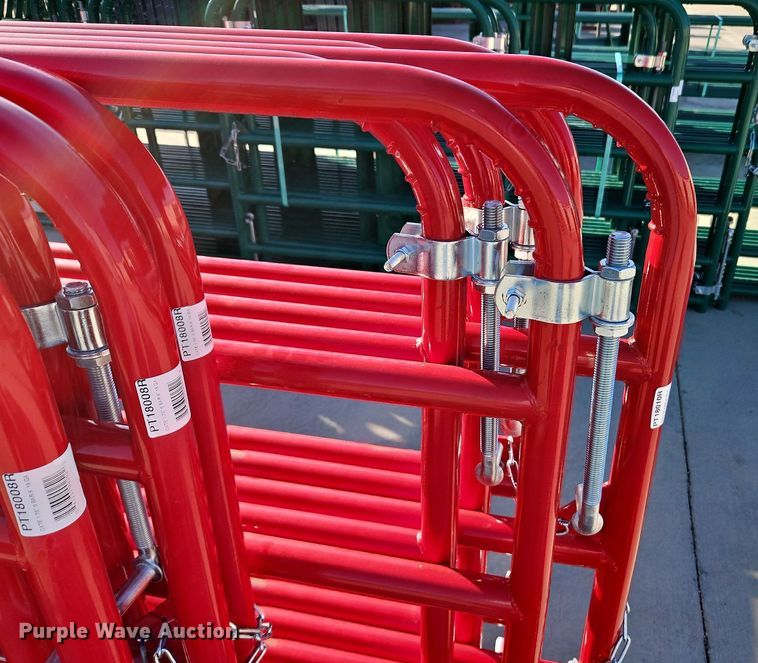 image for item LM9200 (15) B&W livestock gates