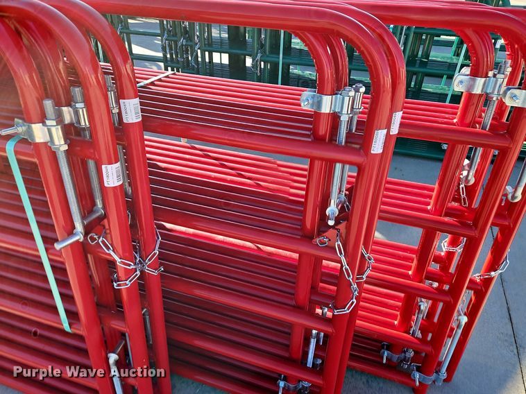 image for item LM9200 (15) B&W livestock gates