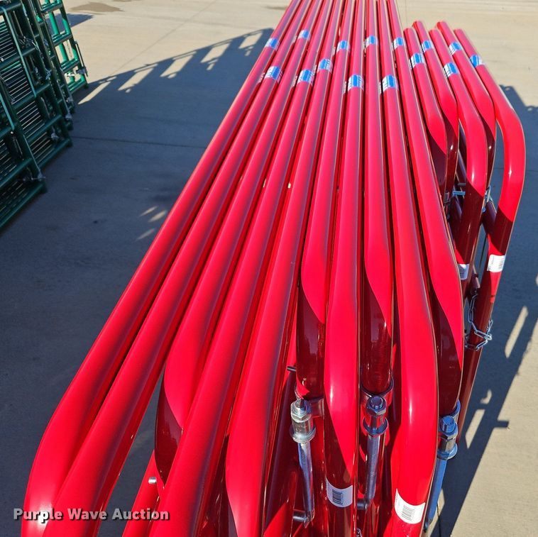 image for item LM9200 (15) B&W livestock gates