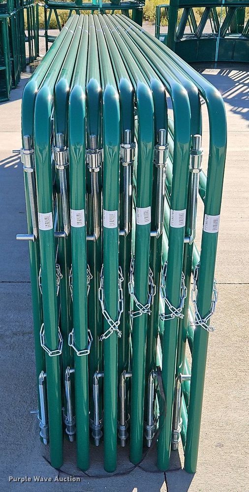 image for item LM9202 (12) B&W 16' livestock gates