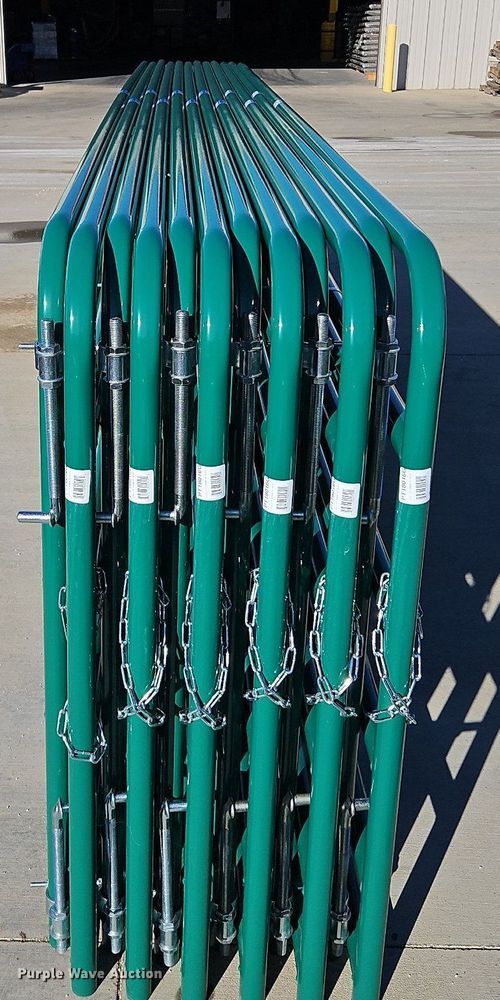 image for item LM9202 (12) B&W 16' livestock gates