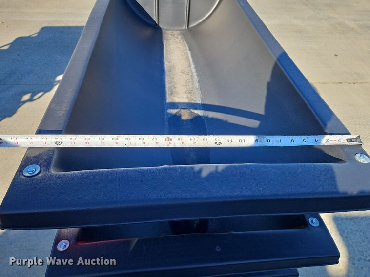 image for item LM9205 (5) B&W bunk feeders