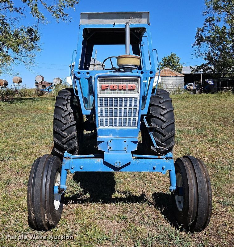 image for item LM9211 1975 Ford 7000  tractor