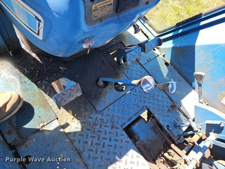 image for item LM9211 1975 Ford 7000  tractor