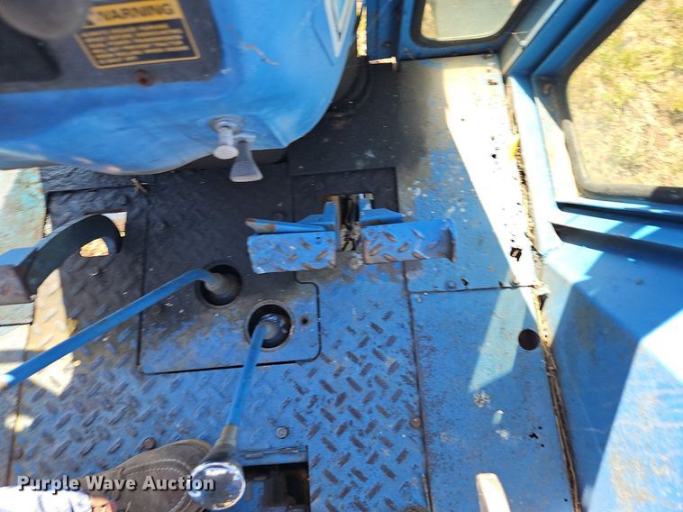 image for item LM9211 1975 Ford 7000  tractor