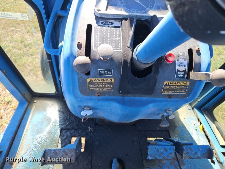 image for item LM9211 1975 Ford 7000  tractor