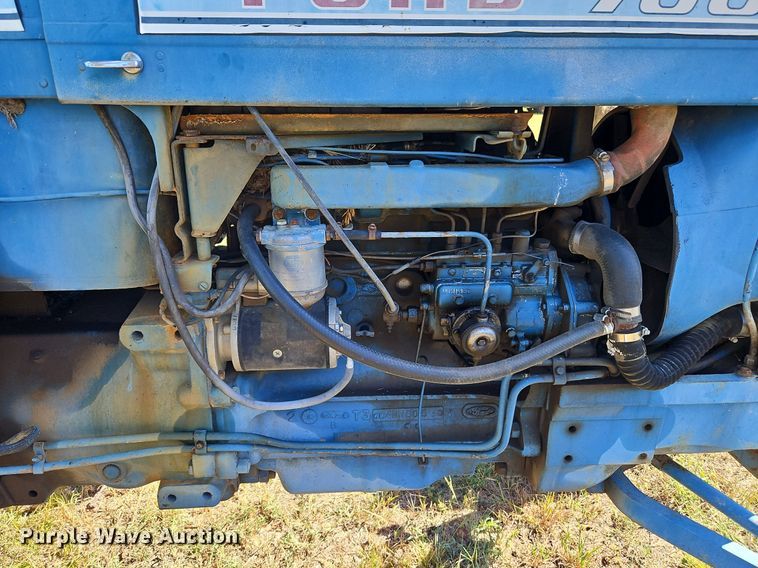 image for item LM9211 1975 Ford 7000  tractor