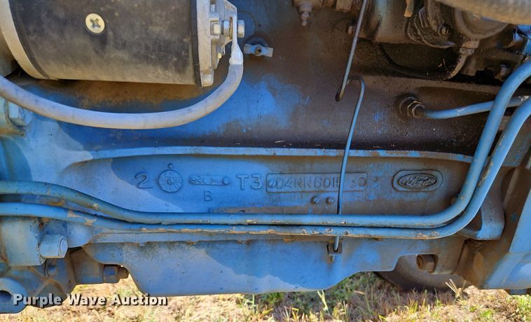 image for item LM9211 1975 Ford 7000  tractor