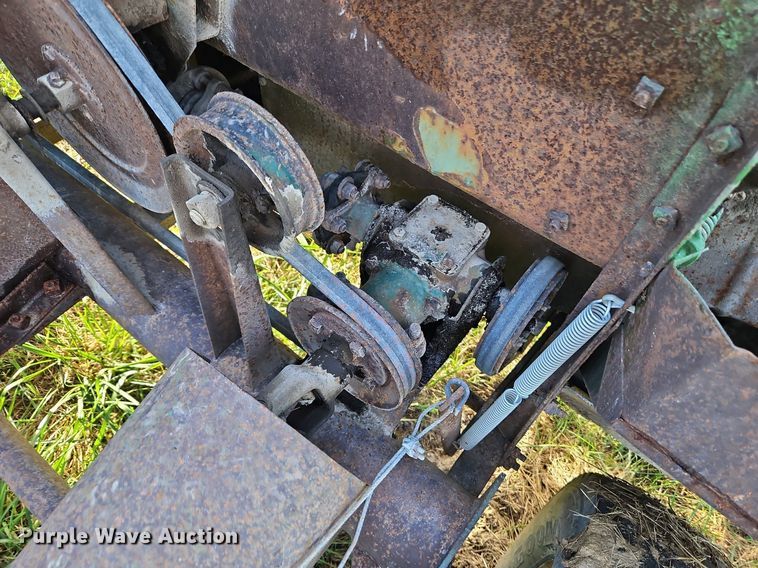 image for item LM9212 Oliver 5  corn picker