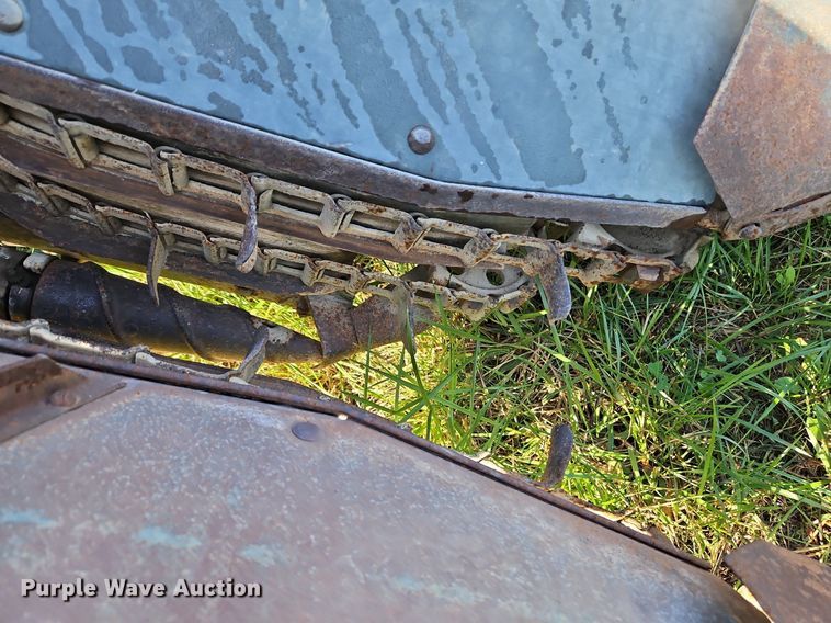 image for item LM9212 Oliver 5  corn picker