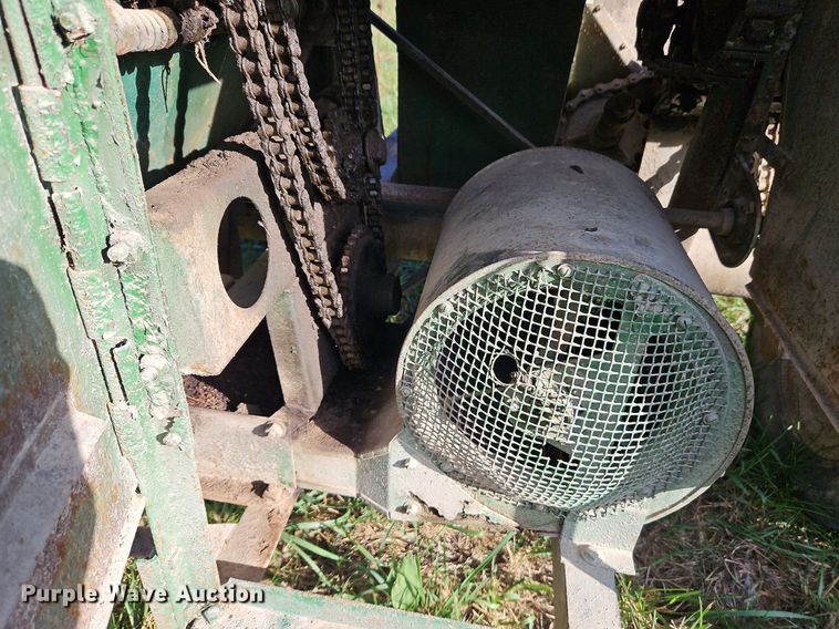 image for item LM9212 Oliver 5  corn picker