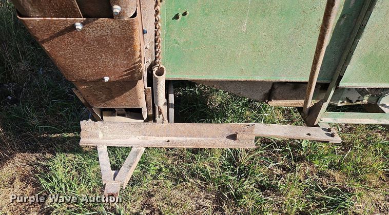 image for item LM9212 Oliver 5  corn picker