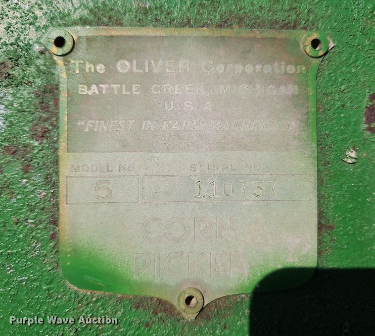 image for item LM9212 Oliver 5  corn picker