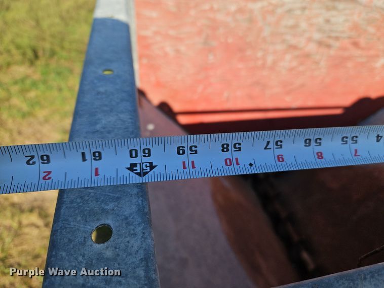 image for item LM9213 Snowco FM60-8  grain cart