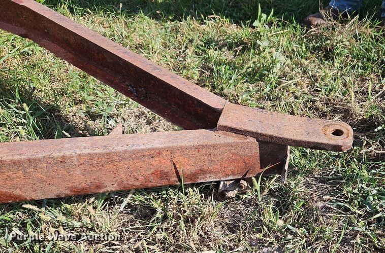 image for item LM9213 Snowco FM60-8  grain cart