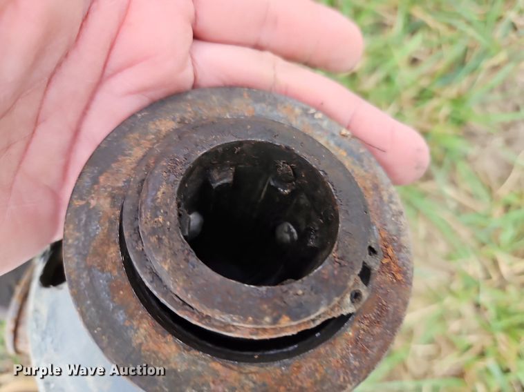 image for item LM9214 John Deere 00210  grain cart