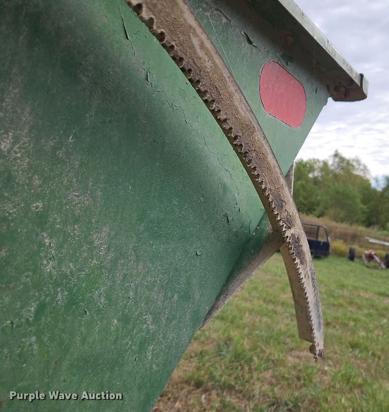 image for item LM9214 John Deere 00210  grain cart