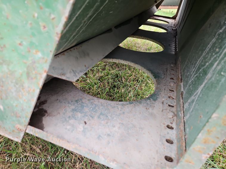 image for item LM9214 John Deere 00210  grain cart