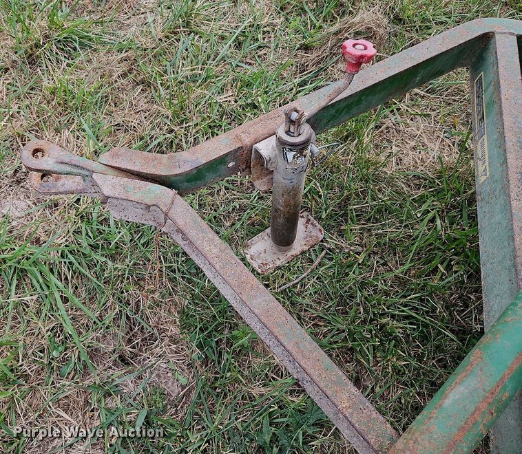 image for item LM9214 John Deere 00210  grain cart