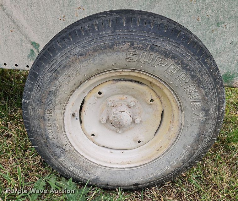 image for item LM9214 John Deere 00210  grain cart