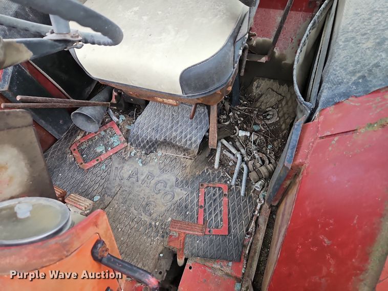 image for item LM9215 International Harvester 1066  tractor