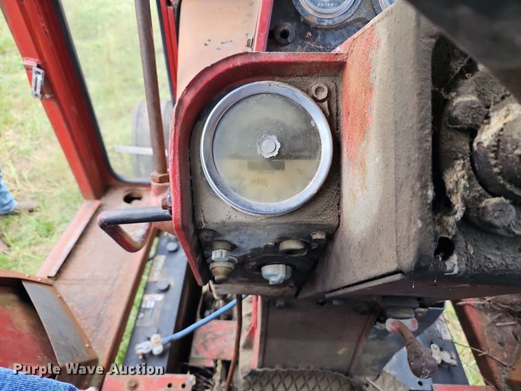 image for item LM9215 International Harvester 1066  tractor