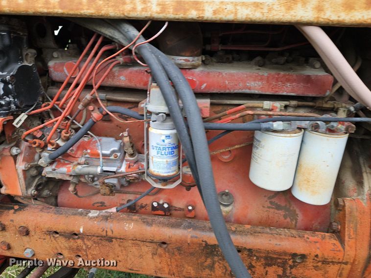 image for item LM9215 International Harvester 1066  tractor