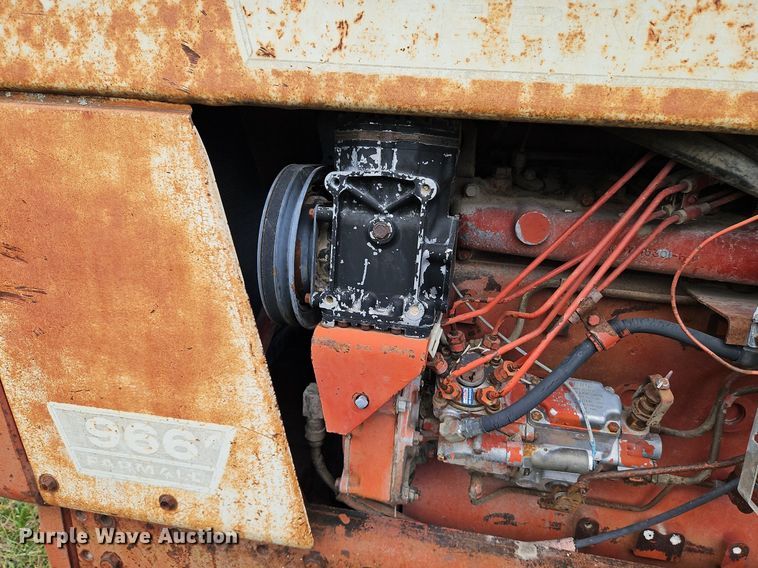 image for item LM9215 International Harvester 1066  tractor