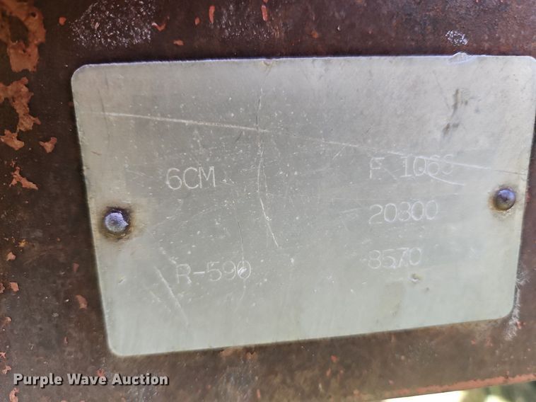 image for item LM9215 International Harvester 1066  tractor