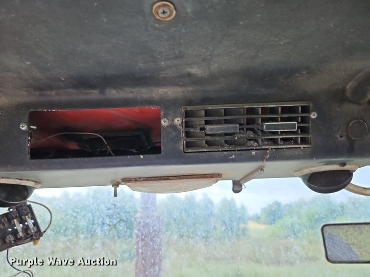 image for item LM9216 Case Agri King  tractor