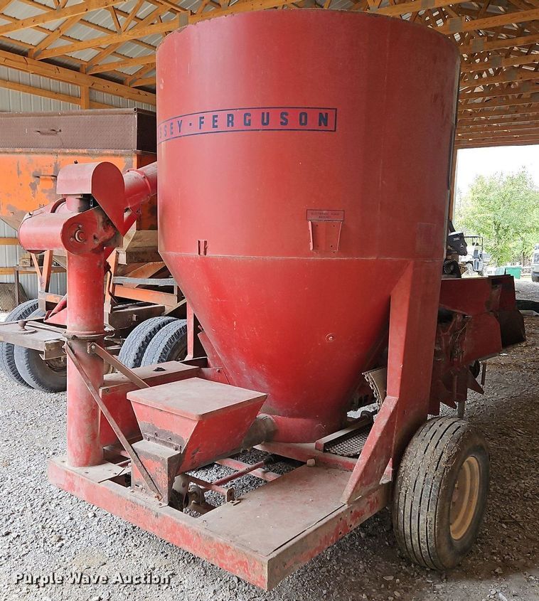 image for item LM9217 Massey Ferguson 15  feed grinder/mixer