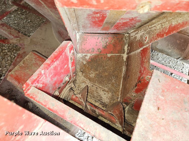 image for item LM9217 Massey Ferguson 15  feed grinder/mixer